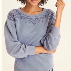 American Eagle floral embroidered cozy light weight light blue sweater
